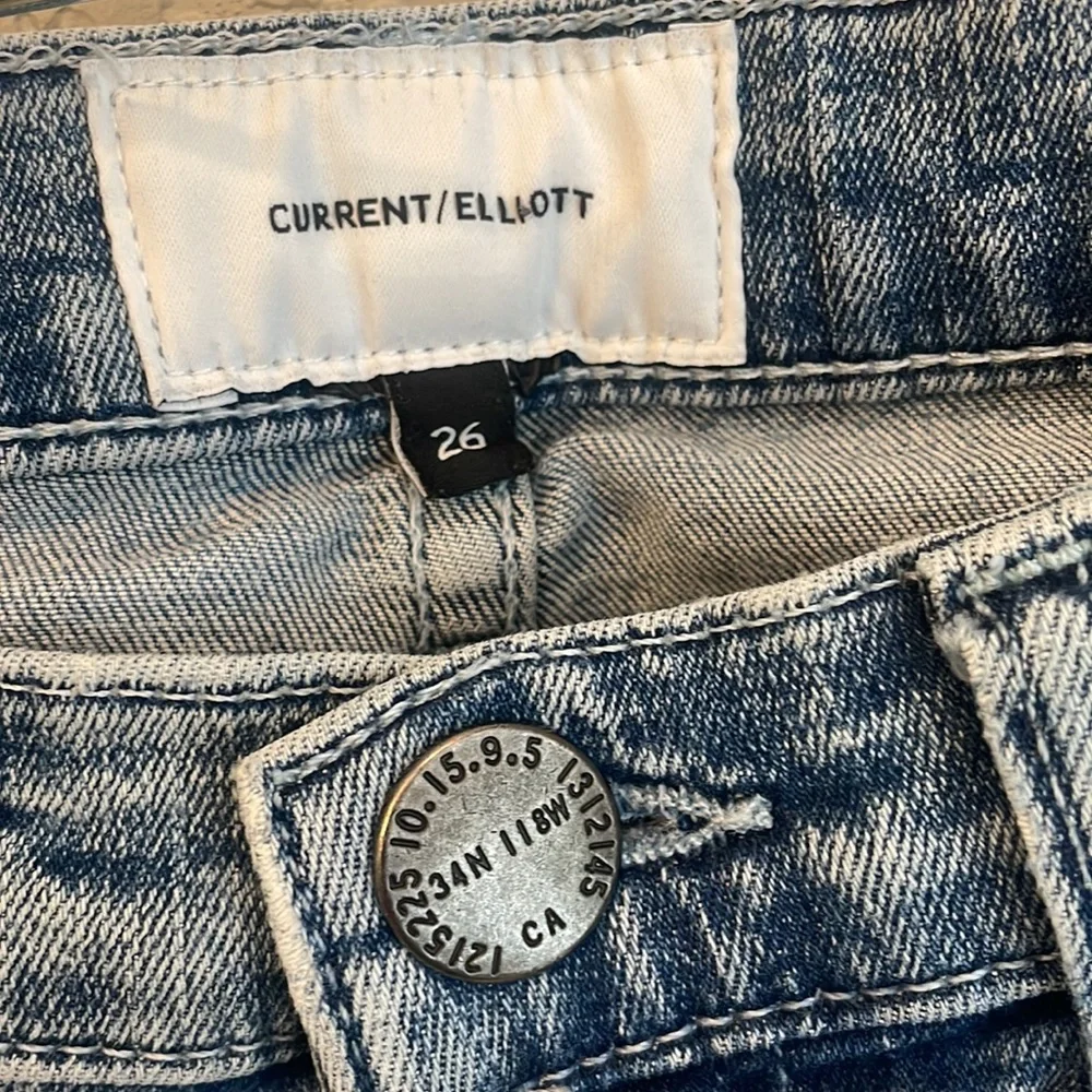 Current/Elliot Distressed Knee Skinny Jeans